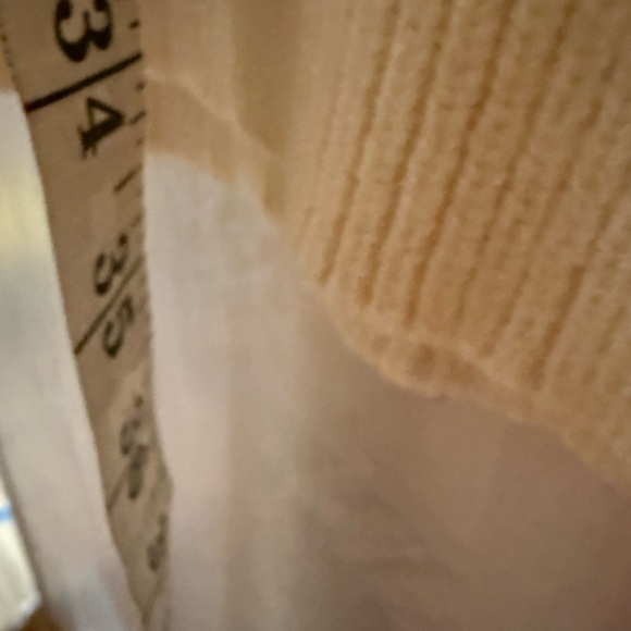 Shey and Shawn Elegant V-Neck Cable Knit Dress With Pencil Skirt - Cream, Sm - Picture 9 of 9